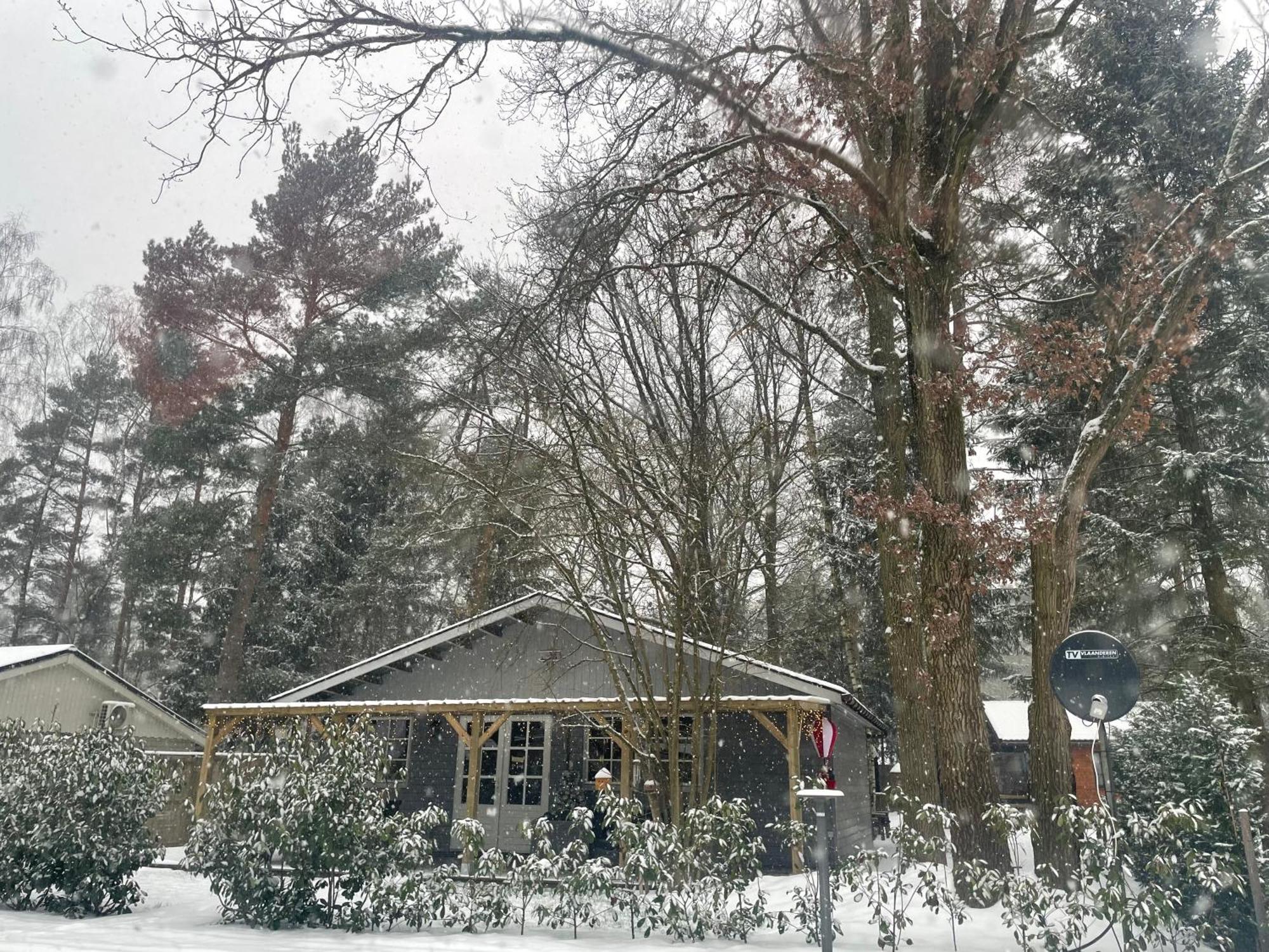 Chalet Sint-Hubertus Du Bois Zutendaal Exterior photo